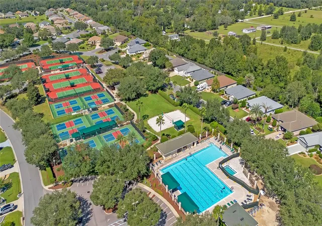 Photo 3 of Single family home for sale at 12078 SE 91st Terrace, Summerfield, FL 34491 | MLS# O6452834 | Listing updated on 2026-10-29