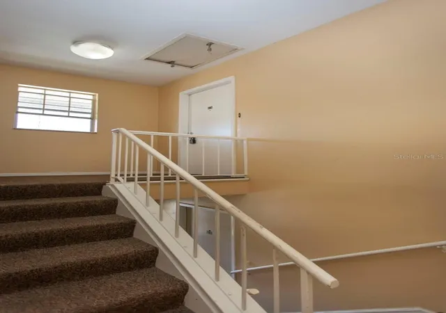 Photo 4 of Condo for sale at 1920 E Edgewood Dr #B2, Lakeland, FL 33803 | MLS# W7890649 | Listing updated on 2026-10-29