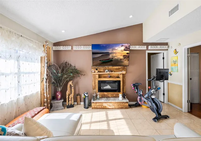 Photo 3 of Single family home for sale at 16124 Ravendale Dr, Tampa, FL 33618 | MLS# TB8561626 | Listing updated on 2026-10-28