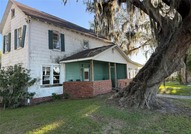 Photo 3 of Single family home for sale at 12653 SE 141st Avenue Rd, Ocklawaha, FL 32179 | MLS# OM734700 | Listing updated on 2026-10-28