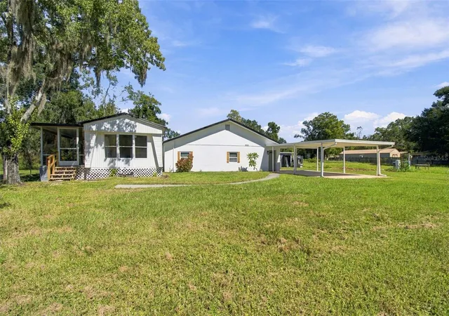 Photo 4 of Manufactured home for sale at 8719 S Meadowview Cir, Tampa, FL 33625 | MLS# TB8561639 | Listing updated on 2026-10-28