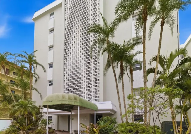 Photo 2 of Condo for sale at 6312 Midnight Pass Rd #305S, Sarasota, FL 34242 | MLS# A4710885 | Listing updated on 2026-10-28