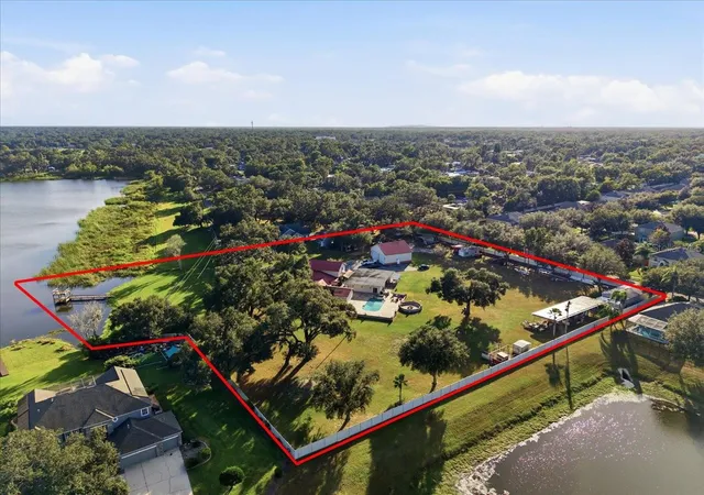 Photo 4 of Single family home for sale at 505 Lakeside Dr, Seffner, FL 33584 | MLS# TB8561643 | Listing updated on 2026-10-29