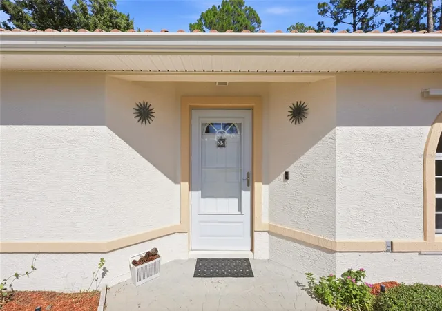 Photo 3 of Single family home for sale at 35 Richland Ln, Palm Coast, FL 32164 | MLS# FC322377 | Listing updated on 2026-10-28