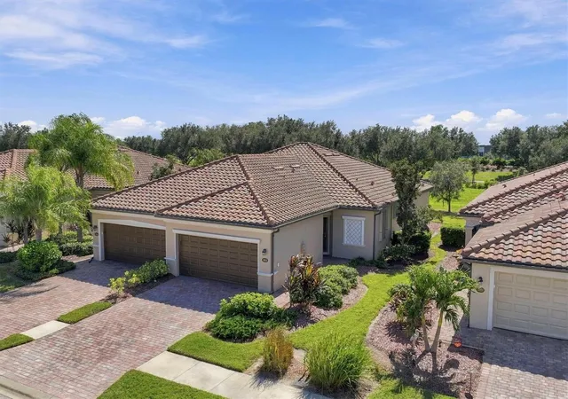 Photo 2 of House for sale at 19946 Benissimo Dr, Venice, FL 34293 | MLS# N6146345 | Listing updated on 2026-10-29