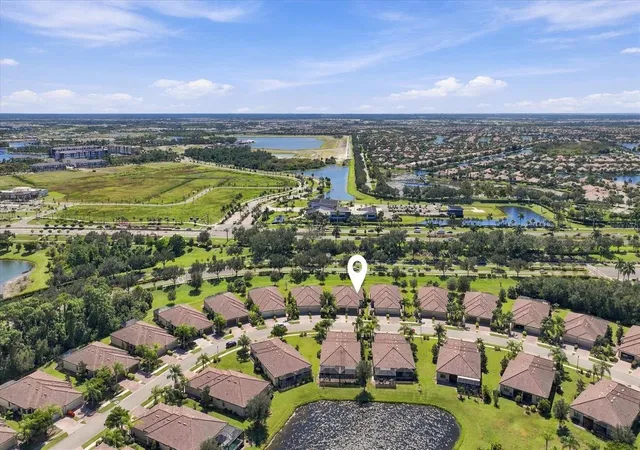 Photo 3 of House for sale at 19946 Benissimo Dr, Venice, FL 34293 | MLS# N6146345 | Listing updated on 2026-10-29
