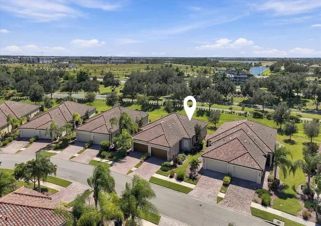 Photo 4 of House for sale at 19946 Benissimo Dr, Venice, FL 34293 | MLS# N6146345 | Listing updated on 2026-10-29