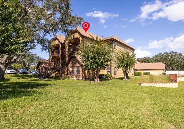 Photo 2 of Condo for sale at 345 Lakepointe Dr #302, Altamonte Springs, FL 32701 | MLS# O6452855 | Listing updated on 2026-10-28
