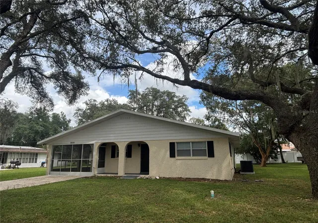 Single family home for sale at 1851 SE 176th Avenue, SILVER SPRINGS, FL 34488 | MLS# OM734712