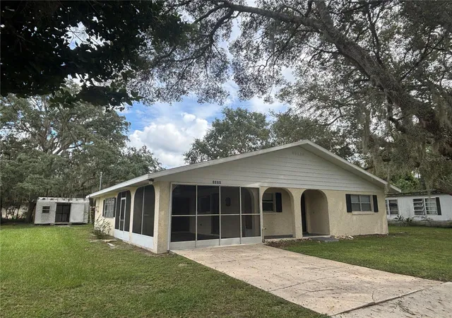 Photo 1 of Single family home for sale at 1851 SE 176th Avenue, Silver Springs, FL 34488 | MLS# OM734712 | Listing updated on 2026-10-28