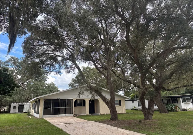 Photo 3 of Single family home for sale at 1851 SE 176th Avenue, Silver Springs, FL 34488 | MLS# OM734712 | Listing updated on 2026-10-28