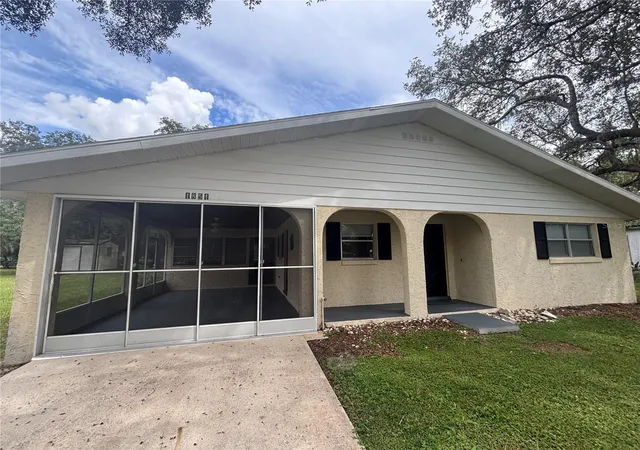 Photo 4 of Single family home for sale at 1851 SE 176th Avenue, Silver Springs, FL 34488 | MLS# OM734712 | Listing updated on 2026-10-28