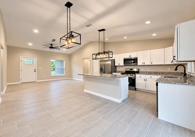 Photo 3 of Single family home for sale at 21002 SW Cardinal Ave, Dunnellon, FL 34431 | MLS# OM734715 | Listing updated on 2026-10-28