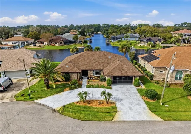 Photo 3 of Single family home for sale at 5 Cherrytree Ct, Palm Coast, FL 32137 | MLS# FC322379 | Listing updated on 2026-10-28