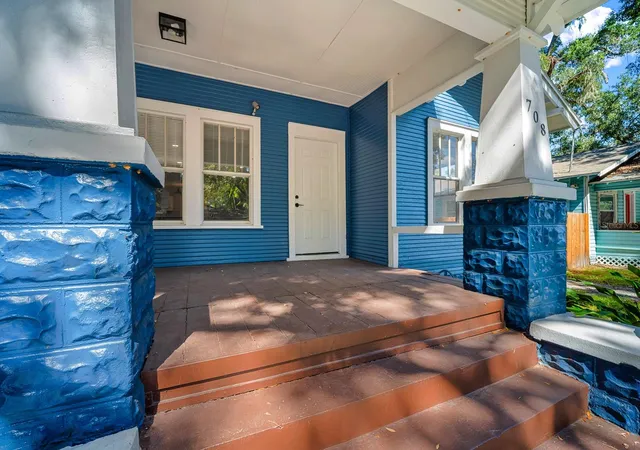 Photo 3 of Single family home for sale at 708 E Crenshaw St, Tampa, FL 33604 | MLS# TB8561696 | Listing updated on 2026-10-28