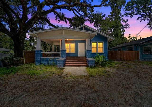 Photo 1 of Single family home for sale at 708 E Crenshaw St, Tampa, FL 33604 | MLS# TB8561696 | Listing updated on 2026-10-28