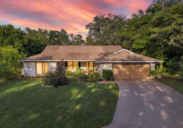 Photo 3 of Single family home for sale at 14 Asters Ct, Homosassa, FL 34446 | MLS# OM734719 | Listing updated on 2026-10-30