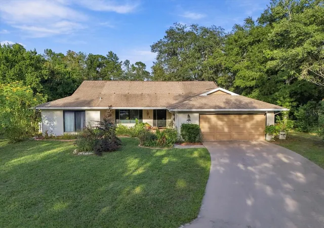 Photo 4 of Single family home for sale at 14 Asters Ct, Homosassa, FL 34446 | MLS# OM734719 | Listing updated on 2026-10-30