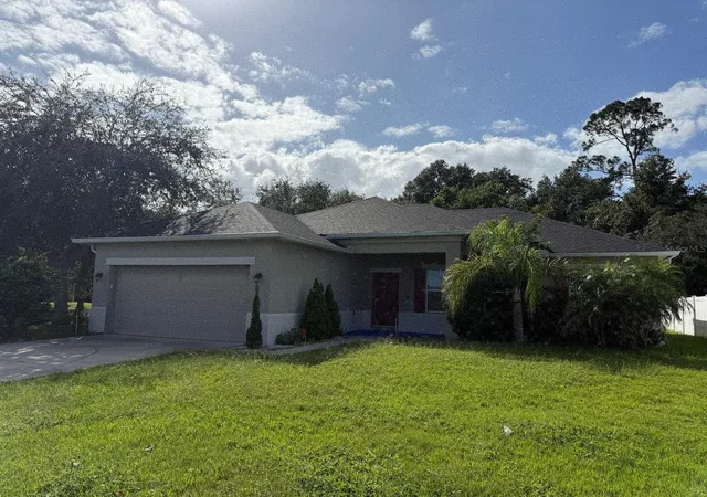 Photo 1 of Single family home for sale at 4762 Ashurst St, Kissimmee, FL 34758 | MLS# S5160230 | Listing updated on 2026-10-28