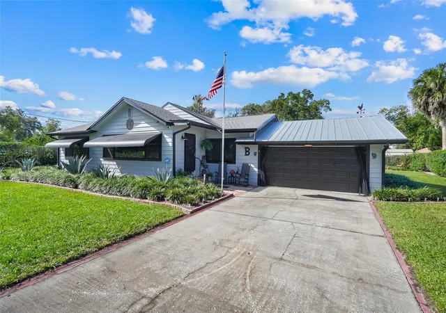 Photo 1 of Single family home for sale at 6 S Lake Pleasant Rd, Apopka, FL 32703 | MLS# O6452901 | Listing updated on 2026-10-29