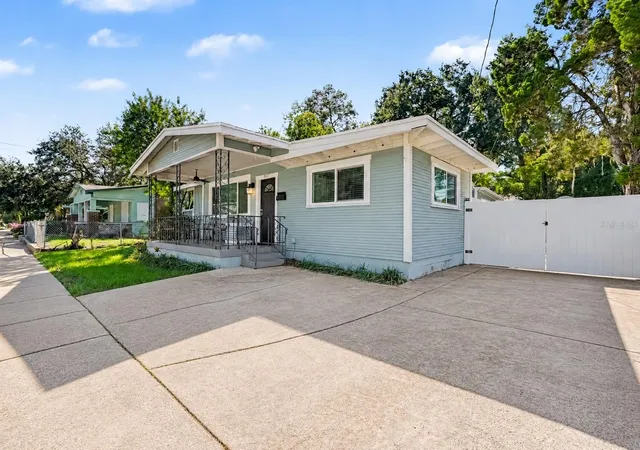 Photo 3 of Single family home for sale at 917 E 24th Avenue, Tampa, FL 33605 | MLS# O6452908 | Listing updated on 2026-10-28