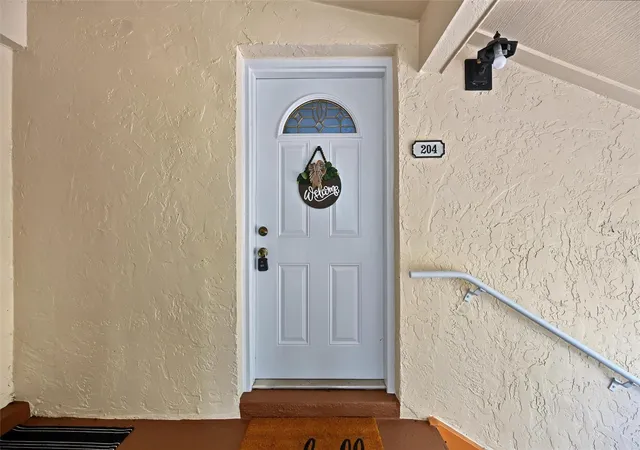 Photo 2 of Condo for sale at 776 100th Avenue N #204, Saint Petersburg, FL 33702 | MLS# TB8561708 | Listing updated on 2026-10-27
