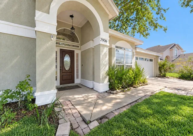 Photo 4 of Single family home for sale at 2906 Pembridge St, Kissimmee, FL 34747 | MLS# O6452915 | Listing updated on 2026-10-29