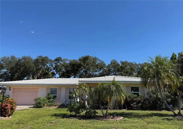 Single family home for sale at 7323 Bounty Dr, SARASOTA, FL 34231 | MLS# A4710924