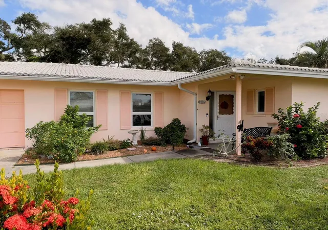 Photo 1 of Single family home for sale at 7323 Bounty Dr, Sarasota, FL 34231 | MLS# A4710924 | Listing updated on 2026-10-30