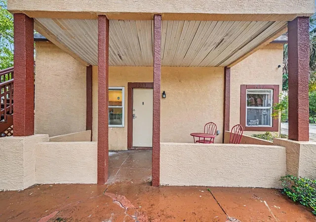 Photo 3 of Single family home for sale at 1015 S Peninsula Dr #1,2, Daytona Beach, FL 32118 | MLS# O6452929 | Listing updated on 2026-10-28