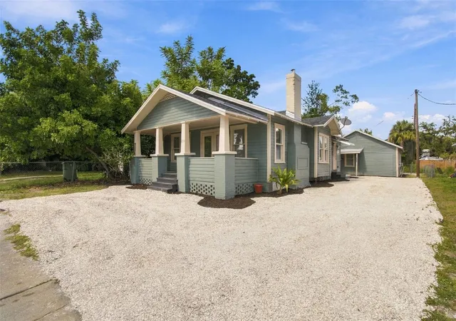 Photo 3 of House for sale at 2230 9th Avenue W, Bradenton, FL 34205 | MLS# A4710925 | Listing updated on 2026-10-30