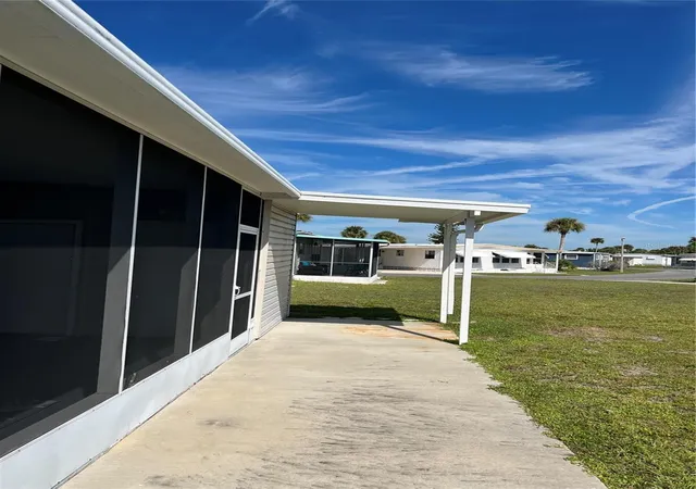 Photo 3 of Manufactured home for sale at 724 Locarno Dr, Venice, FL 34285 | MLS# N6146349 | Listing updated on 2026-10-28