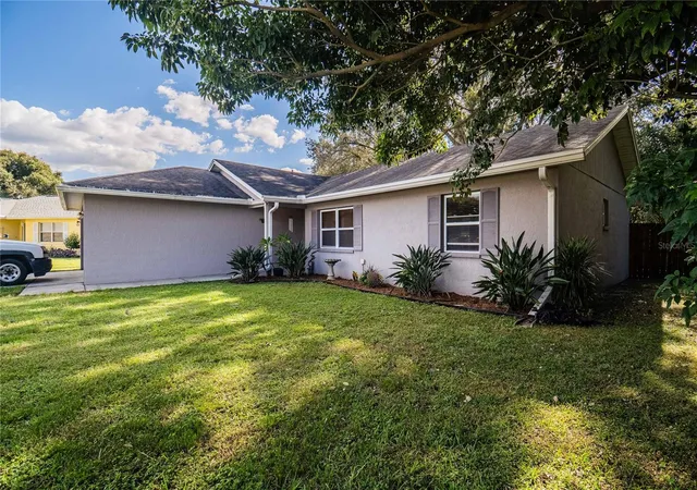 Photo 2 of Single family home for sale at 301 Louis Edward Ct, Lakeland, FL 33809 | MLS# TB8561736 | Listing updated on 2026-10-28