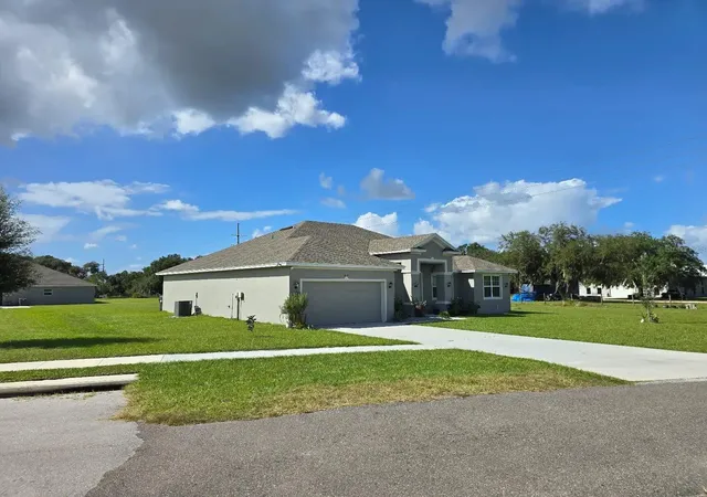 Photo 1 of Single family home for sale at 837 Liam Ln, Bartow, FL 33830 | MLS# S5160236 | Listing updated on 2026-10-28