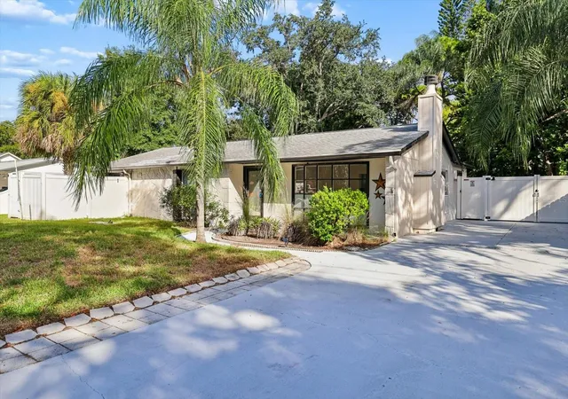 Single family home for sale at 7321 Canal Blvd, TAMPA, FL 33615 | MLS# TB8561738