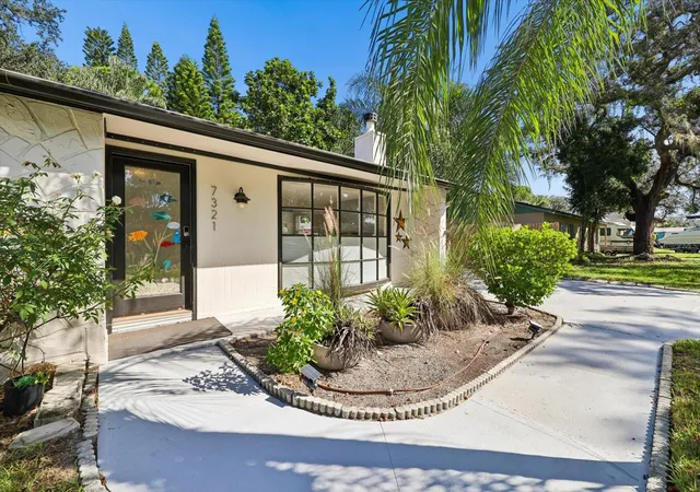 Photo 3 of Single family home for sale at 7321 Canal Blvd, Tampa, FL 33615 | MLS# TB8561738 | Listing updated on 2026-10-28