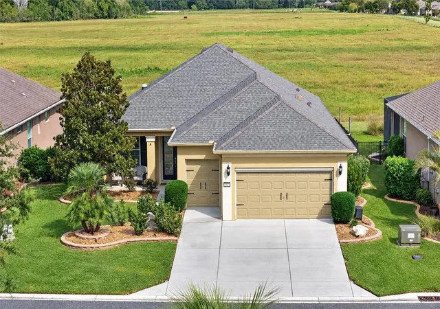 Single family home for sale at 10071 SW 72nd Lane, OCALA, FL 34481 | MLS# OM734731