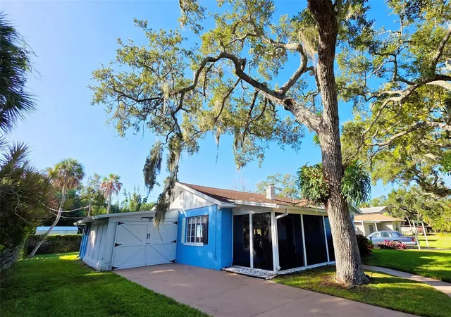 Photo 1 of Single family home for sale at 918 Indiana Ln, Sarasota, FL 34234 | MLS# A4710933 | Listing updated on 2026-10-29