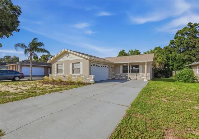 Photo 1 of Single family home for sale at 1510 Cromwell Dr, Tarpon Springs, FL 34689 | MLS# TB8561756 | Listing updated on 2026-10-30