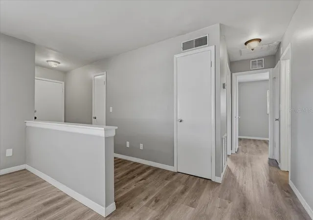 Photo 4 of Single family home for sale at 1510 Cromwell Dr, Tarpon Springs, FL 34689 | MLS# TB8561756 | Listing updated on 2026-10-30