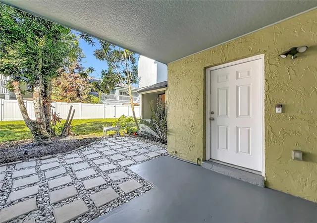 Photo 4 of Condo for sale at 7463 Canford Ct #15, Winter Park, FL 32792 | MLS# O6452947 | Listing updated on 2026-10-28