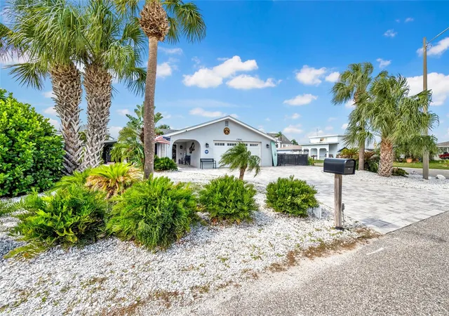 Photo 2 of Single family home for sale at 13641 Claudia Dr, Hudson, FL 34667 | MLS# TB8561758 | Listing updated on 2026-10-29