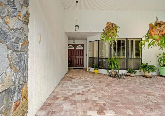 Photo 1 of Single family home for sale at 410 Hillside Ct, Brooksville, FL 34601 | MLS# W7890663 | Listing updated on 2026-10-29