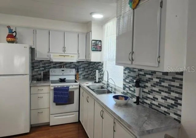 Photo 2 of Manufactured home for sale at 1414 21st Avenue Dr W, Bradenton, FL 34205 | MLS# A4710937 | Listing updated on 2026-10-30