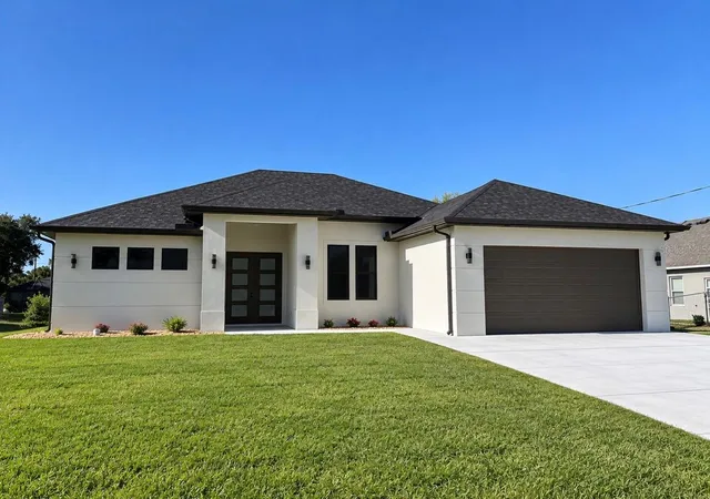 Photo 1 of Single family home for sale at 2617 Snowflake Ln, North Port, FL 34286 | MLS# C7532547 | Listing updated on 2026-10-29