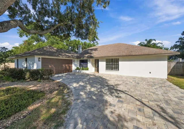 Photo 1 of Single family home for sale at 16611 Round Oak Dr, Tampa, FL 33618 | MLS# TB8561768 | Listing updated on 2026-10-29
