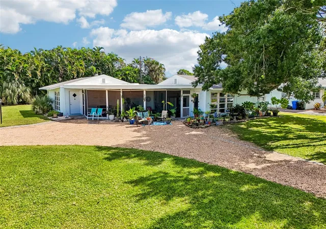 Photo 1 of Multi family home for sale at 320 Parkside Dr, Venice, FL 34285 | MLS# A4710945 | Listing updated on 2026-10-29