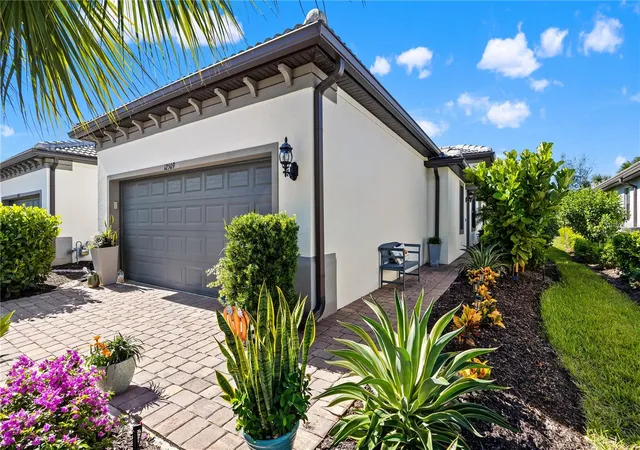 Photo 1 of Single family home for sale at 12509 Marsh Pointe Rd, Sarasota, FL 34238 | MLS# A4710946 | Listing updated on 2026-10-30