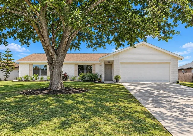 Single family home for sale at 3180 Hanley St, DELTONA, FL 32738 | MLS# R4912242