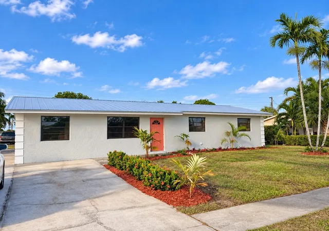 Single family home for sale at 320 W 21st Street, RIVIERA BEACH, FL 33404 | MLS# TB8561790